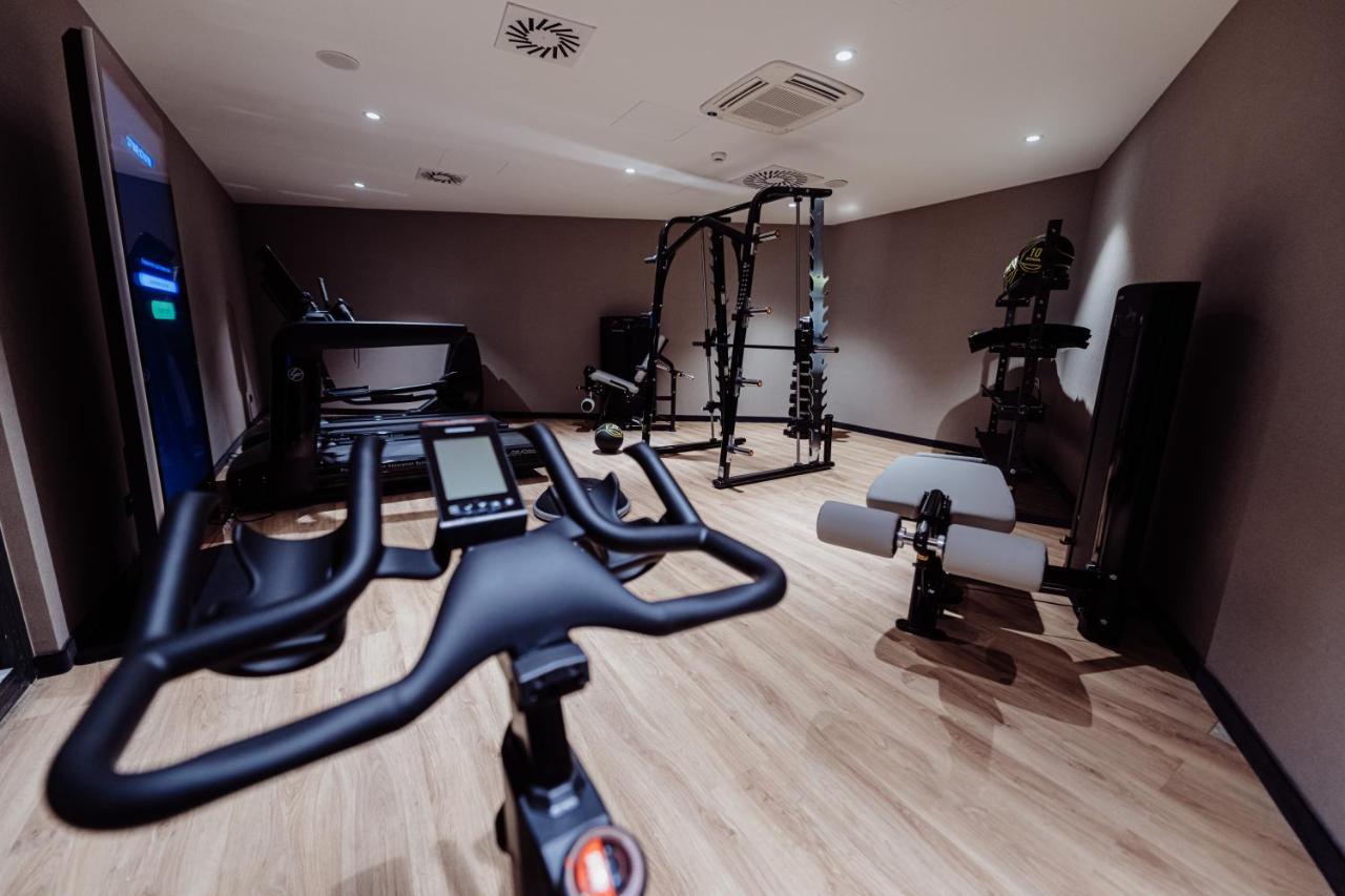 Elements Hotel&Spa Свєрадув-Здруй Екстер'єр фото The gym at the hotel